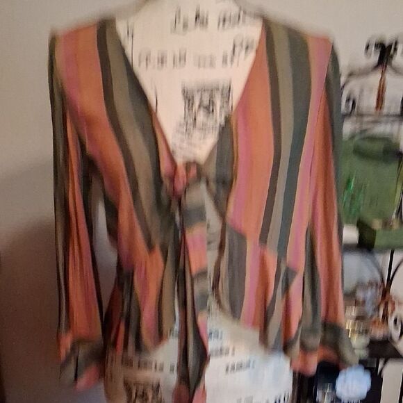 AEO Striped Tie-Front Blouse XS - Picture 7 of 7